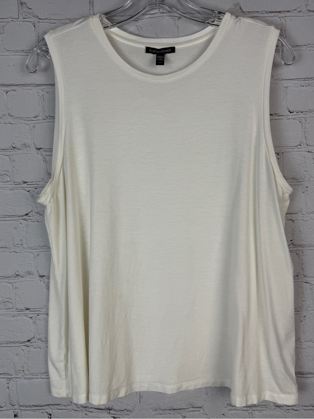 EILEEN FISHER women’s white basic lightweight sleeveless tank top, size L